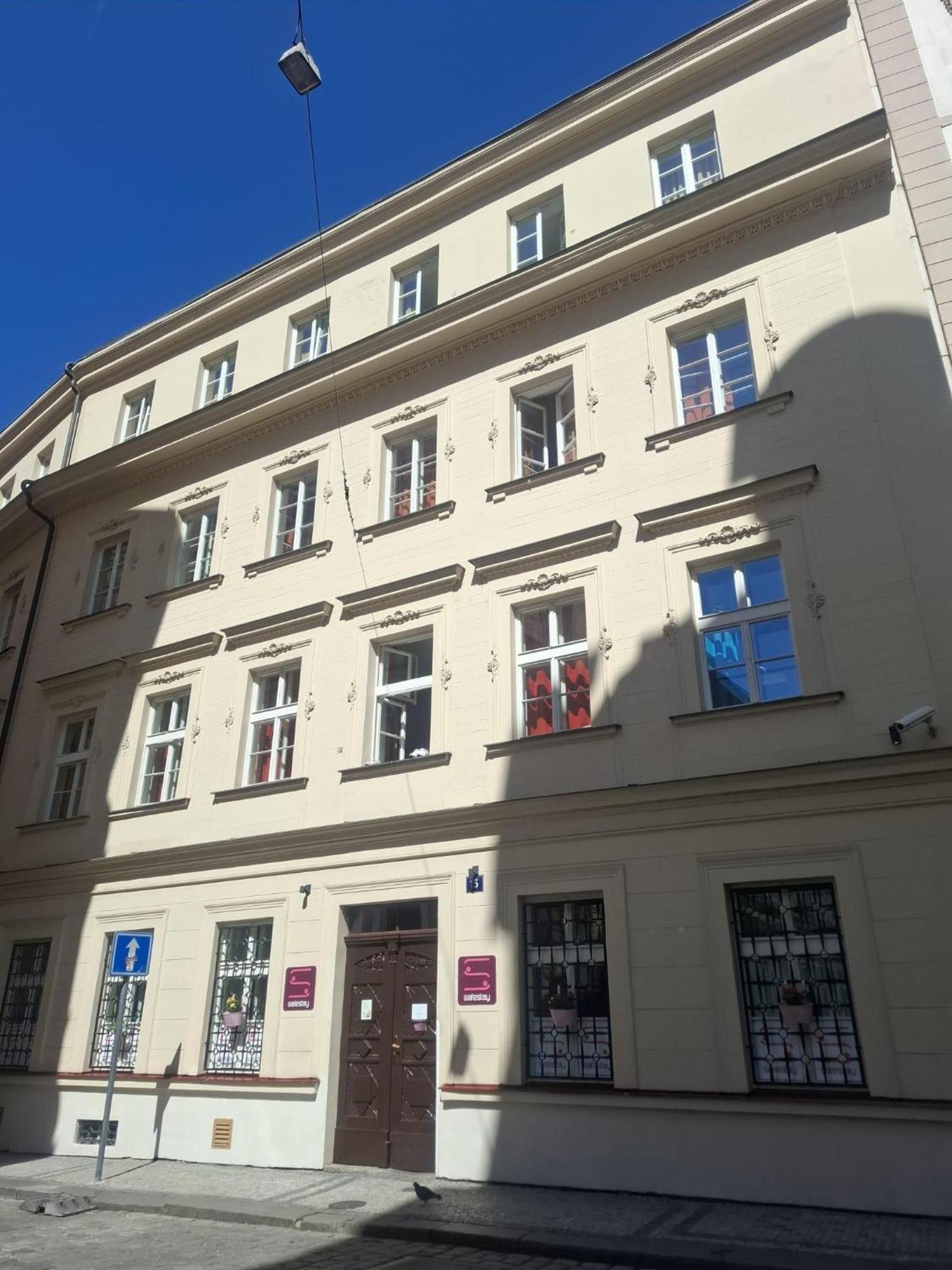 Safestay Charles Bridge Hostel *